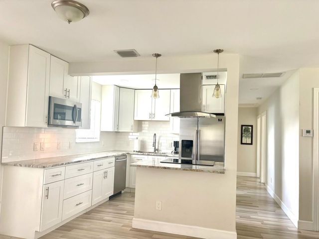 Primary Photo - 534 NW 5th St