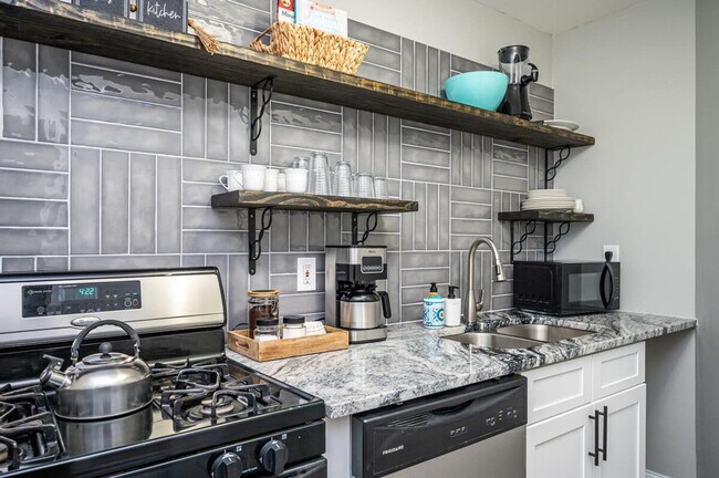 Building Photo - 215 Piedmont Ave NE