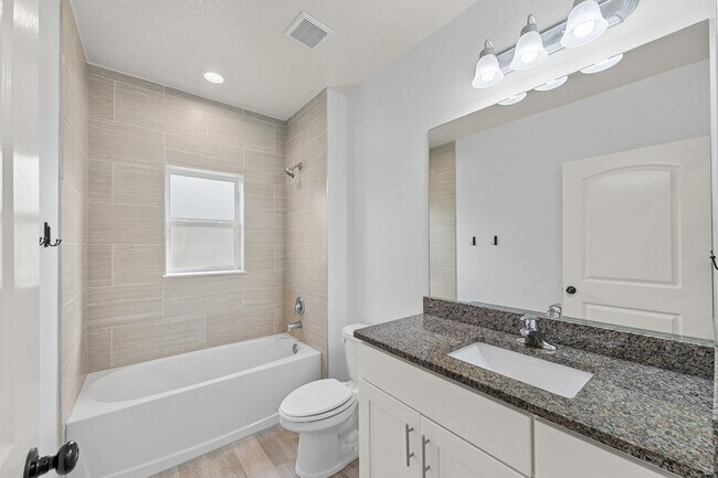 Building Photo - 531 Topeka Rd SW