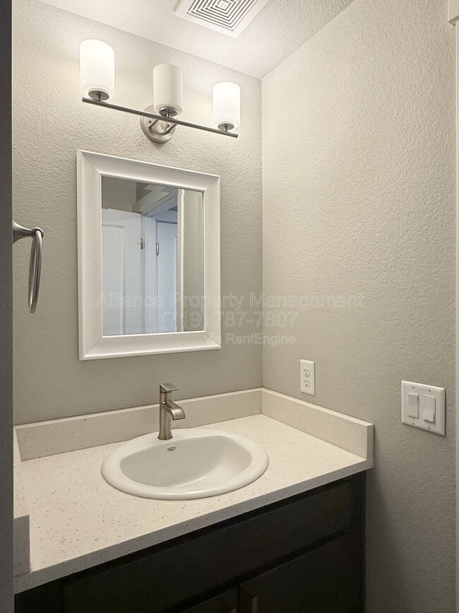 Building Photo - 5424 Carvel Grove