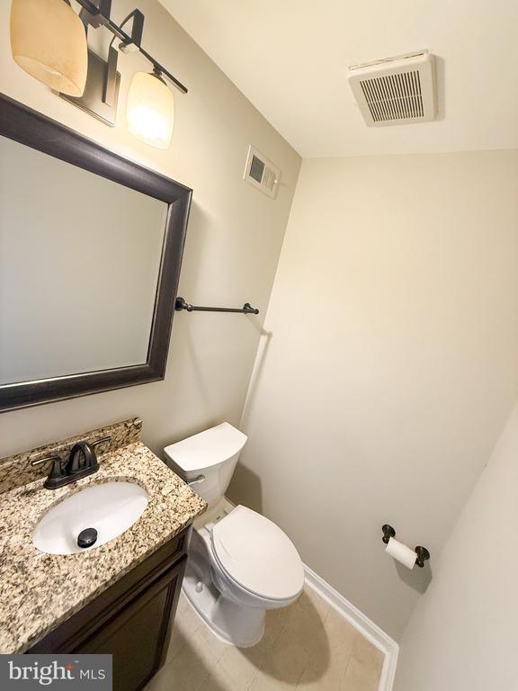 Building Photo - 7341 Crestleigh Cir
