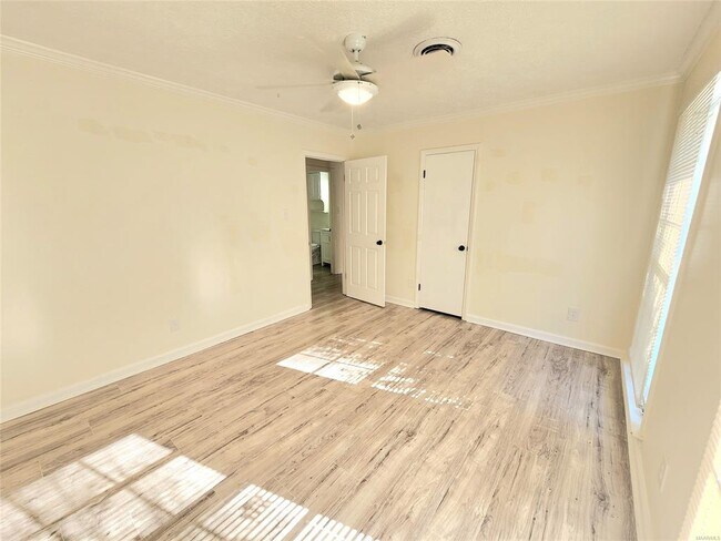 Building Photo - 437 Glade Park Dr