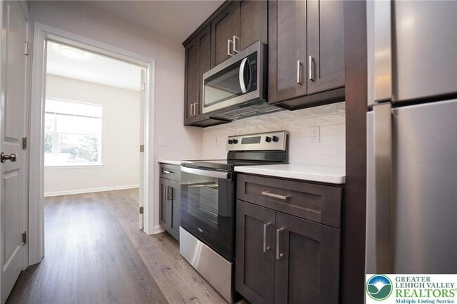 Building Photo - 1210 Eaton Ave