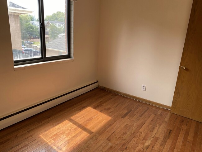 Building Photo - 2210 Pillsbury Ave