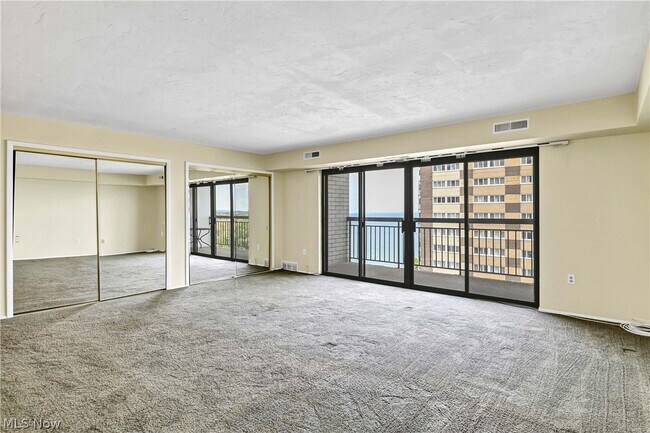 Building Photo - 12550 Lake Ave