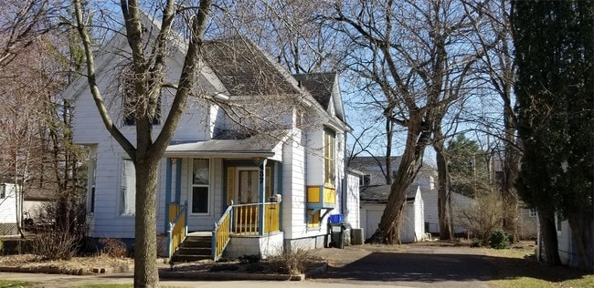 Primary Photo - 437 Union St