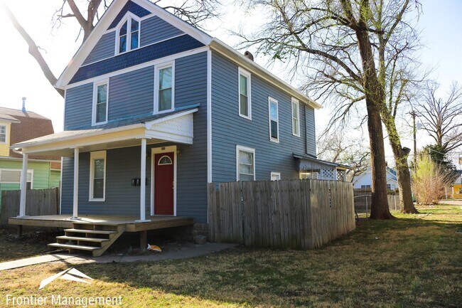 Primary Photo - 923 Osage St