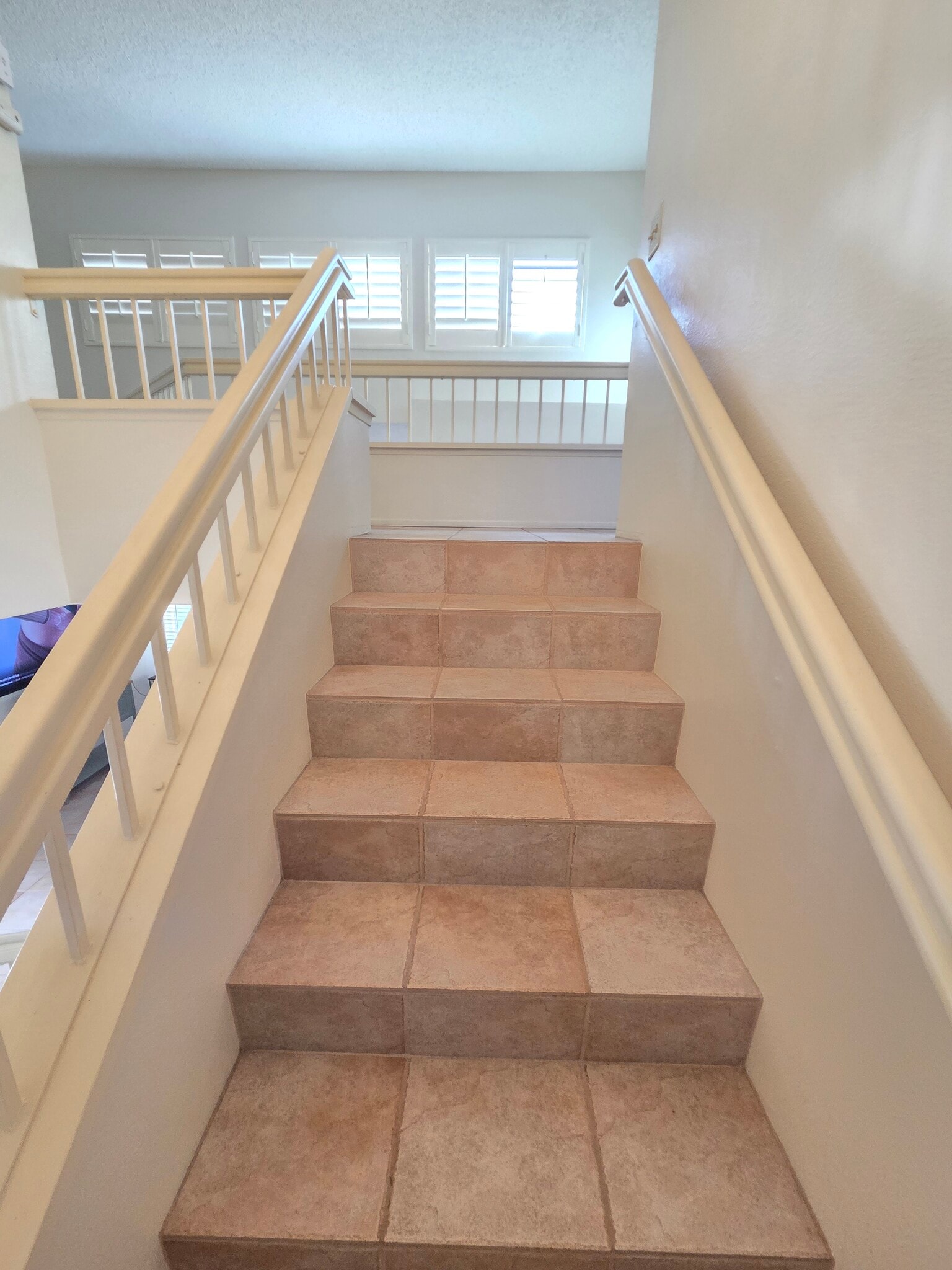 Building Photo - 740 Edgewater Dr