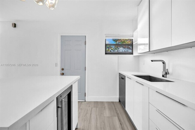 Building Photo - 3265 Virginia St