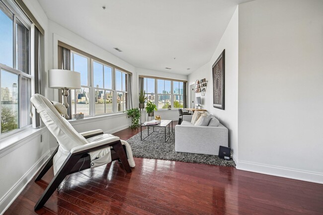 Building Photo - 22 Ave at Port Imperial