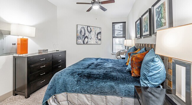 Building Photo - 1 Bed W/ Luxury and Style!