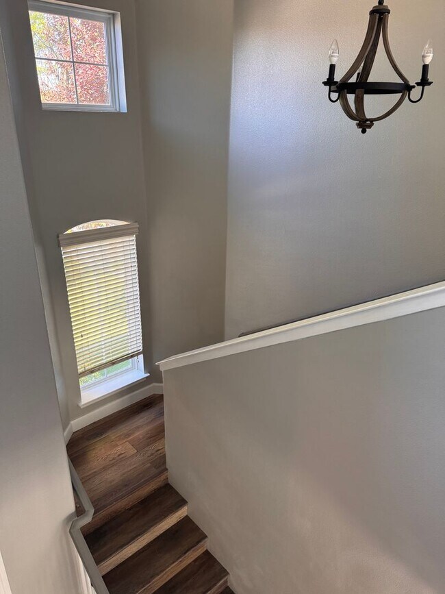 Building Photo - Beautiful single family home