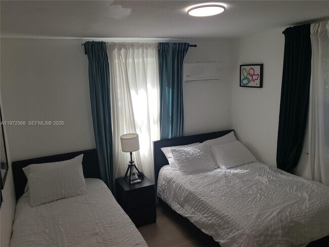 Building Photo - 168 NW 32nd St