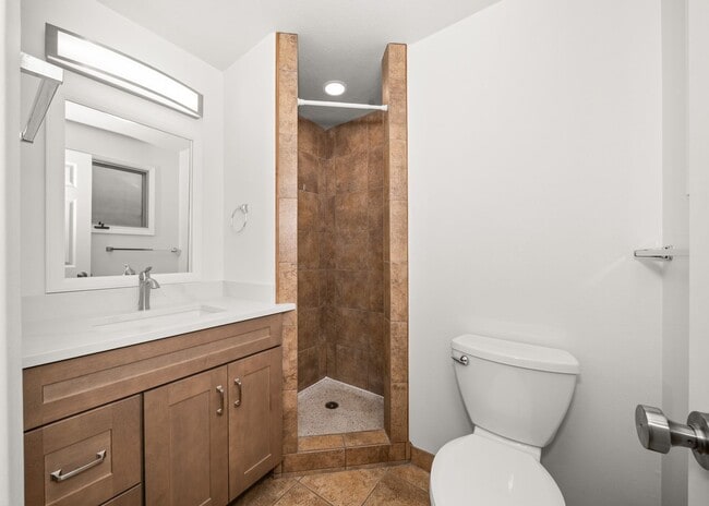 Building Photo - Available Now!! 5 Bedroom, 3 Bathroom Ranc...
