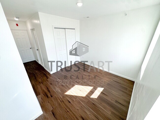 Building Photo - 2317 N 15th St