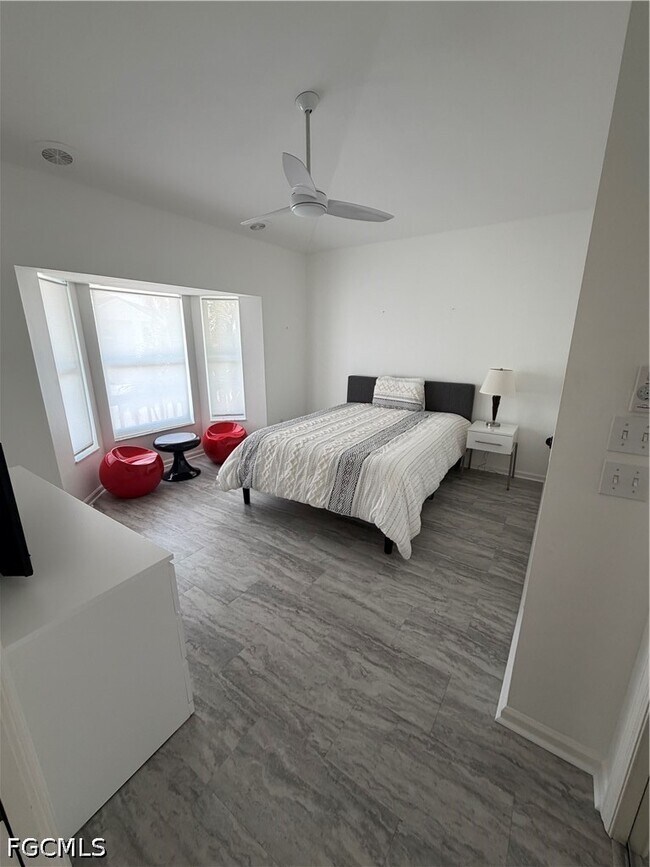 Building Photo - 27189 Gasparilla Dr