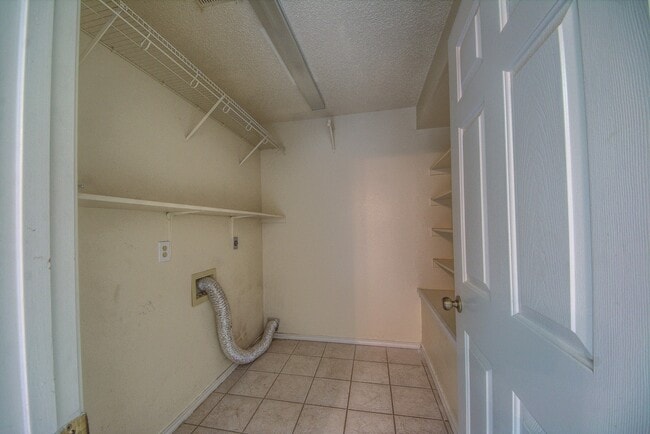 Building Photo - 7611 Scenic Glade