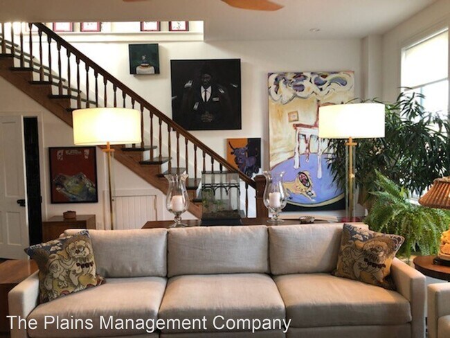 Building Photo - 1313 Hull St