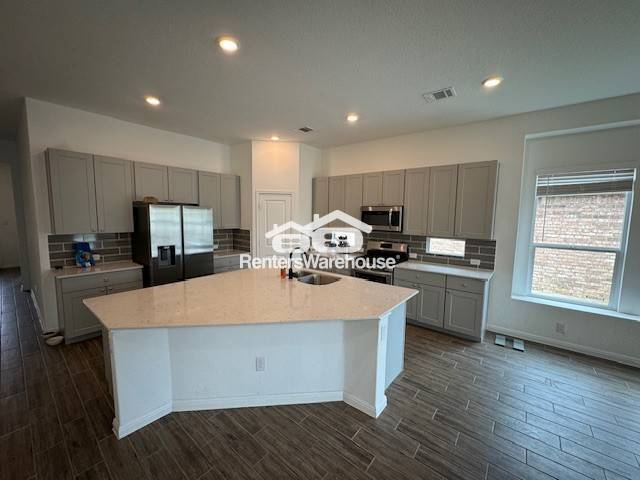Building Photo - 15126 Nettleton Ml