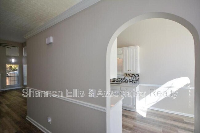 Building Photo - 4209 Reeshemah St