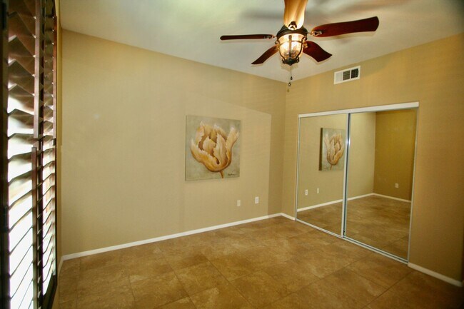 Building Photo - 820 Canterra St