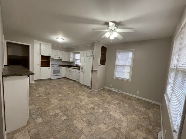 Building Photo - 38 Kellwood Dr