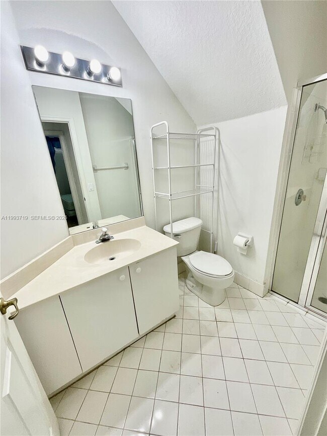 Building Photo - 5628 NW 113th Ave