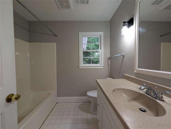 Building Photo - 443 Cricket Ridge Ct