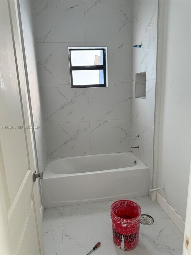 Building Photo - 68 Organ St