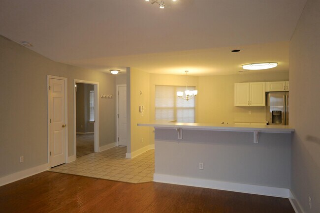 Building Photo - 698 Pepperbush Dr