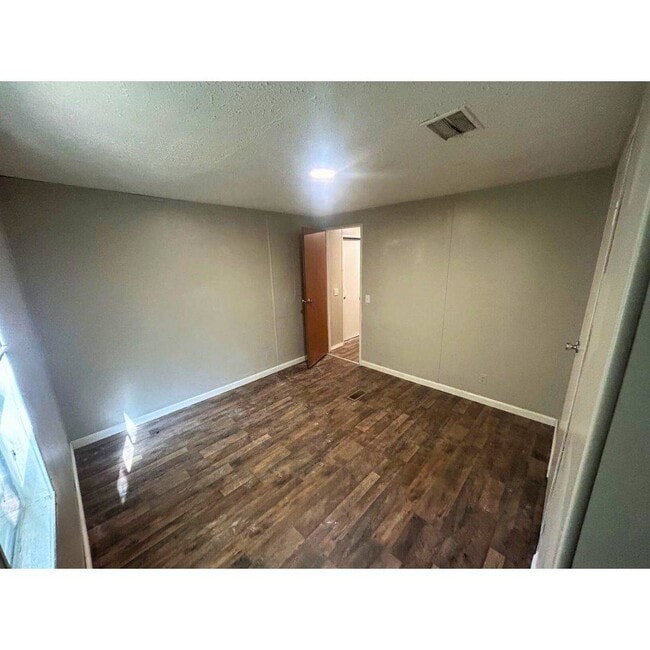 Building Photo - 2395 Parrott Dr