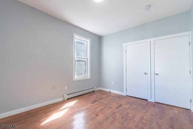 Building Photo - 43 Tillinghast St