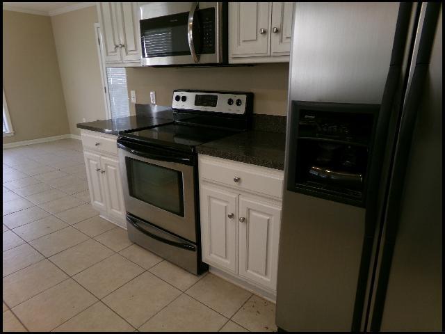 Building Photo - 303 Hidden Meadows Dr