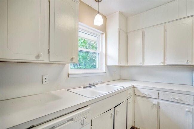 Building Photo - 3532 Midwest Dr