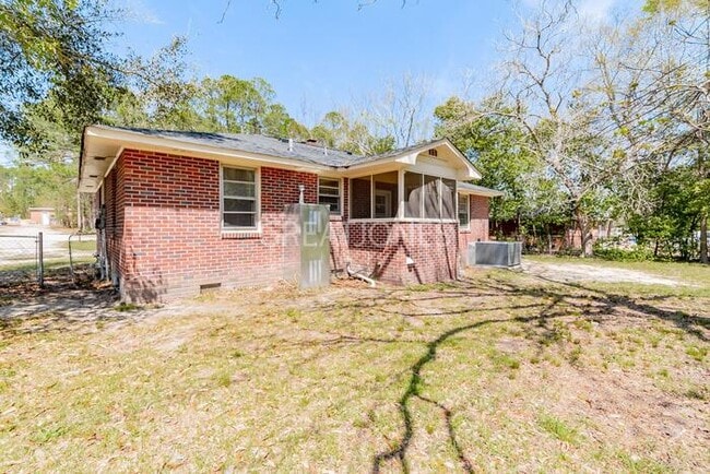 Building Photo - 1816 Leesburg Rd