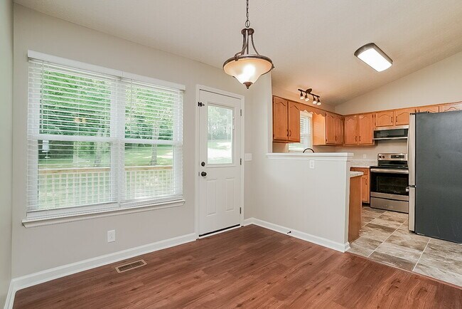 Building Photo - 1059 Cedar Creek Village Rd