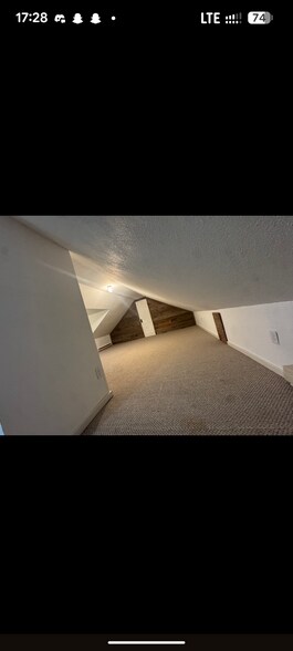 Building Photo - 1102 Kenwood St