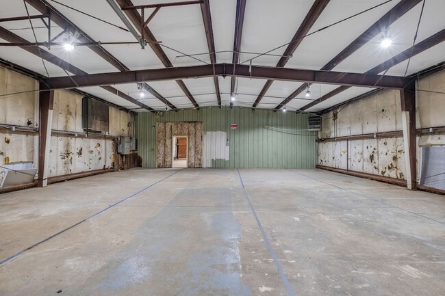 Building Photo - 1411 Buffalo Rd