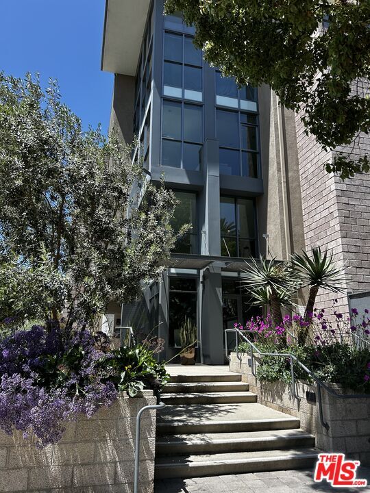 Building Photo - 13045 Pacific Promenade