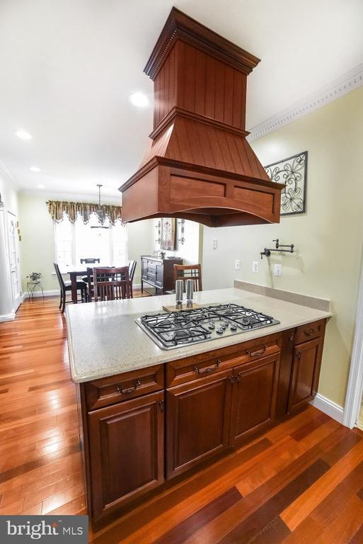 Building Photo - 24900 Fox Run Ln