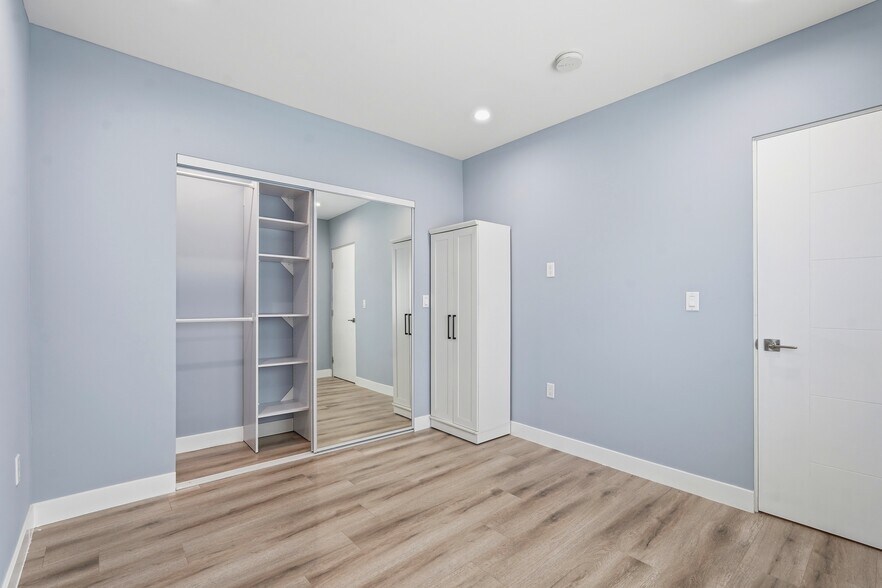 Building Photo - 5862 Beck Ave