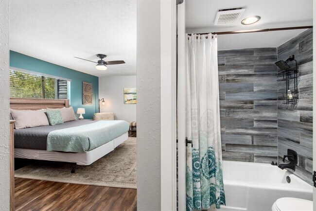 Building Photo - 12500 Melville Dr