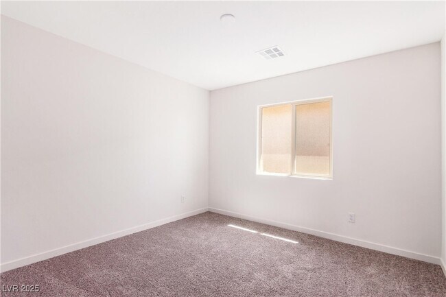 Building Photo - 9692 Jade Rise Ave