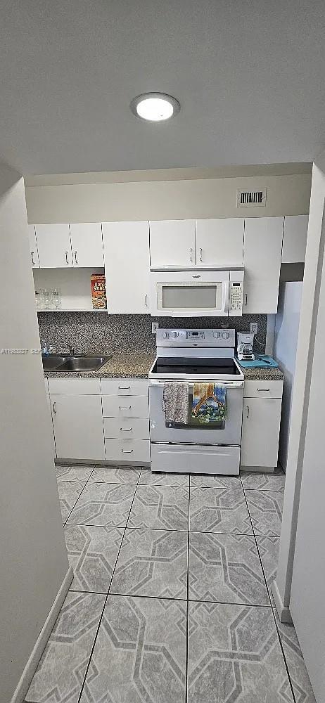 Building Photo - 100 Lincoln Rd