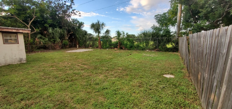 Building Photo - 7525 Fox Hollow Dr