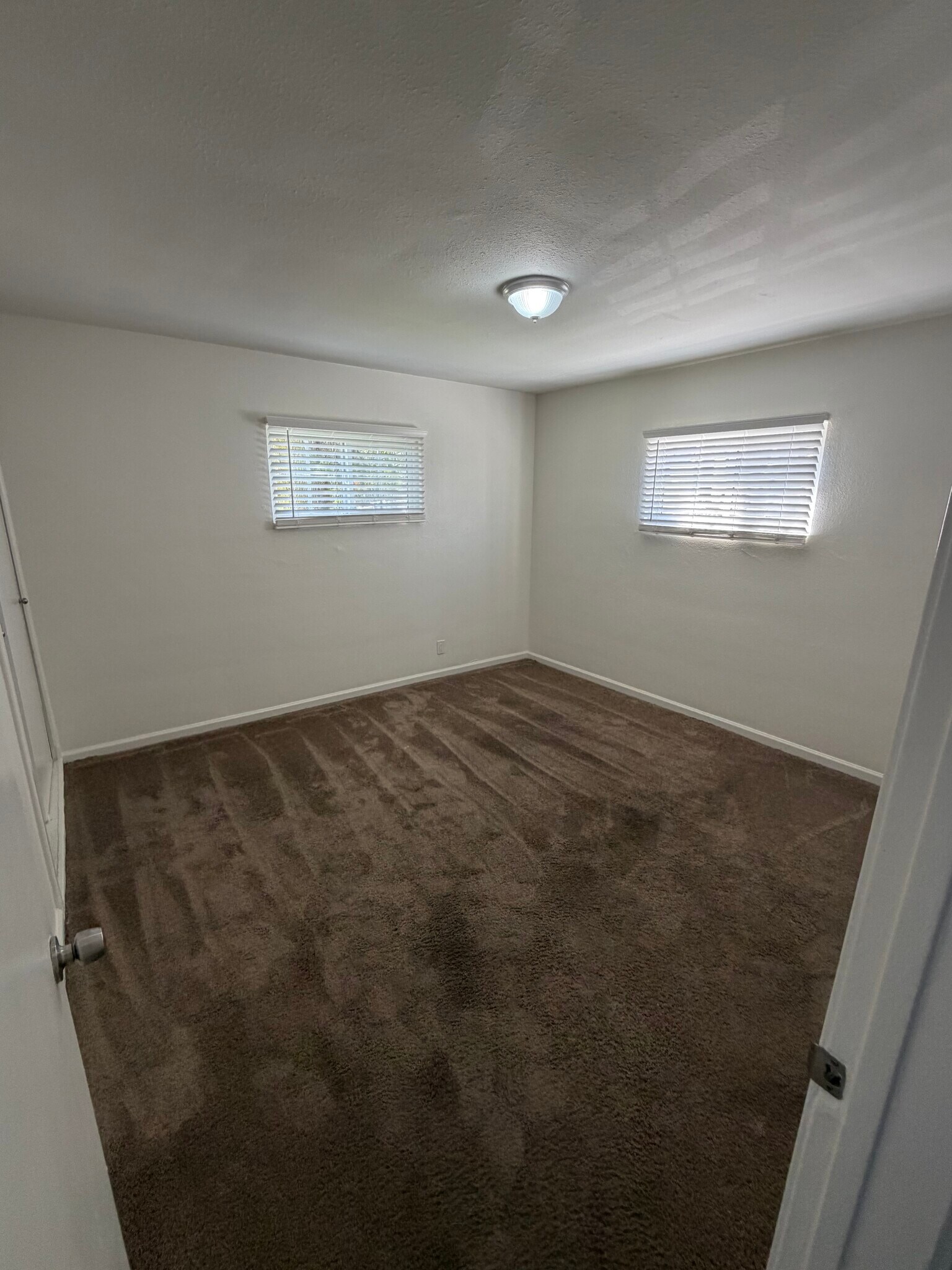 Building Photo - 2616 crestmoore pl