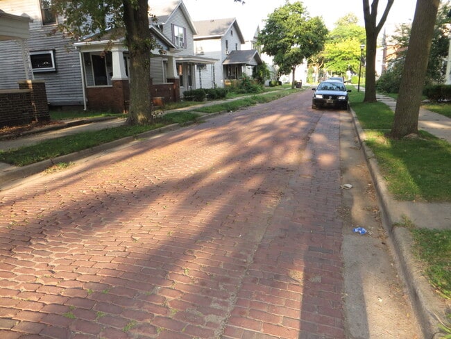 Building Photo - 1125 Wilt St