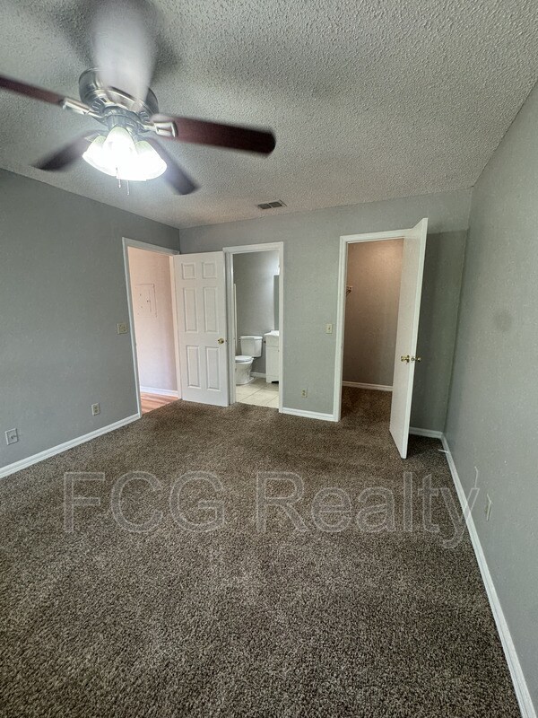 Building Photo - 6010 Westgate Dr