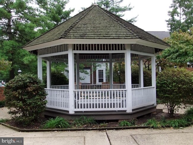 Building Photo - 2582-C S Arlington Mill Dr