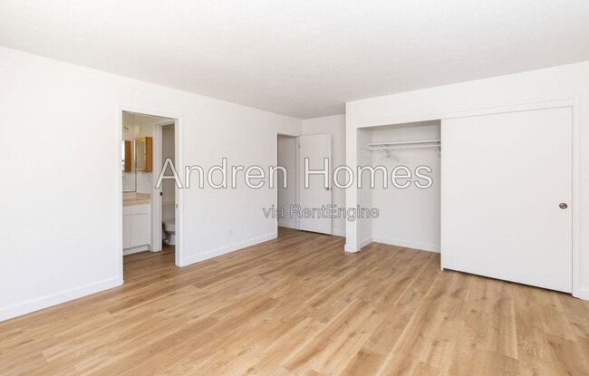 Building Photo - 713 Frederick St